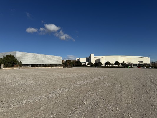 San Vicente retira 4.500 toneladas de escombro para habilitar un nuevo aparcamiento