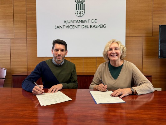 PP y Vox firman un acuerdo en San Vicente para impulsar los presupuestos de 2025
