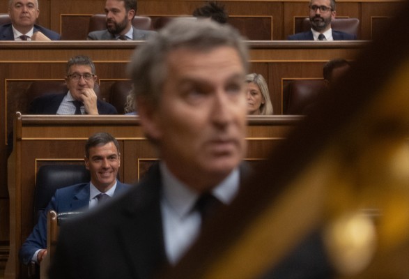 El CIS mantiene al PSOE como primera fuerza, aunque solo medio punto por encima del PP, tras el 'caso Cerdán'