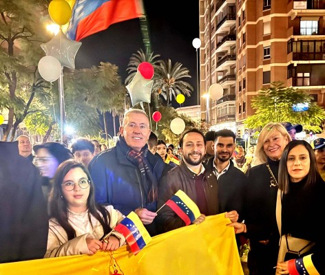 El PP y Vox apoyan a la comunidad venezolana en Castelló para pedir una democracia plena