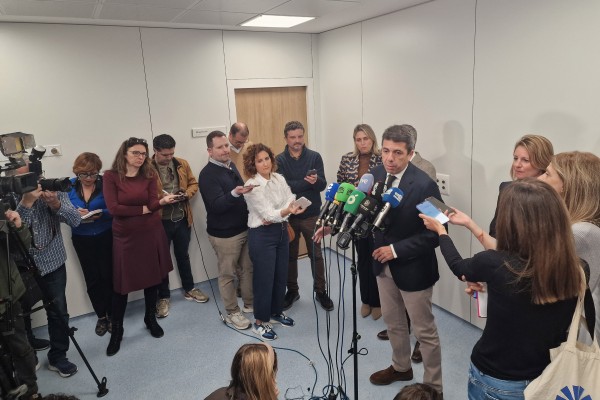 Otra visita estéril de Mazón a Castelló tras la Dana: ahora es recibido con abucheos e insultos