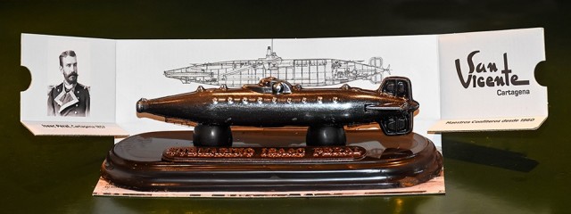 El Arsenal de Cartagena ya tiene su Submarino Peral de chocolate