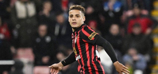 El Valencia ultima el fichaje de Max Aarons