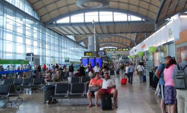 La Comunitat Valenciana lidera en febrero el aumento de pasajeros aéreos internacionales con un 18,7% más