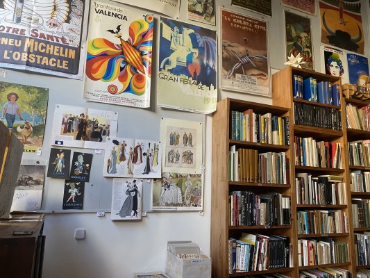 El libro antiguo pierde un refugio: Auca Llibres cierra tras casi cuatro décadas