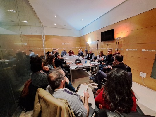 Compromís avisa que el retraso en la tramitación de la consulta a las familias provocará el caos en la admisión escolar