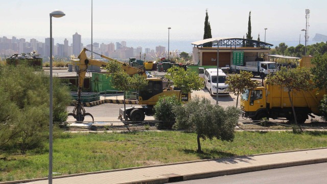 Benidorm renuncia a llevar su basura a El Campello directamente y aprueba continuar con Vaersa 