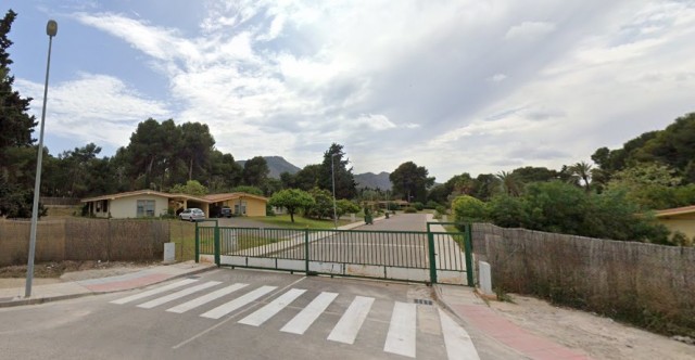 Defensa prepara la subasta de ocho fincas junto al Poblado de Marina

