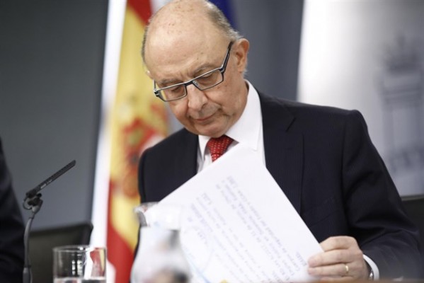Hacienda y sindicatos perfilan el acuerdo para mejorar la subida de sueldo a los funcionarios