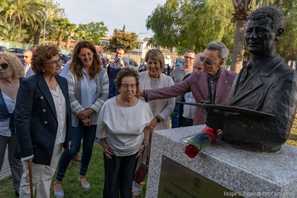 Hallan el busto del artista Juan de la Cruz Teruel dañado tras ser robado en Cartagena