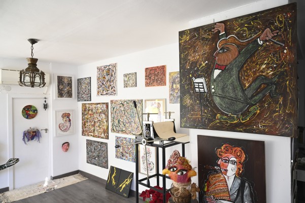 El taller 'escondido' en las entrañas de Cardona Vives: Agustina Ortega abre las puertas de su arte