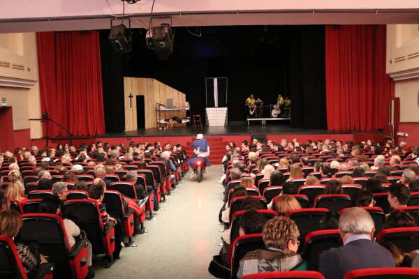 El Teatro Cervantes de Petrer despide 2024 con 54 espectáculos y cerca de 17.000 espectadores