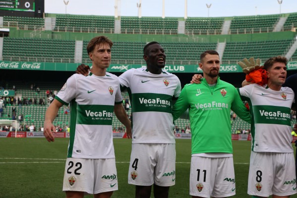 En principio, más preocupados por las salidas que por las entradas en el Elche