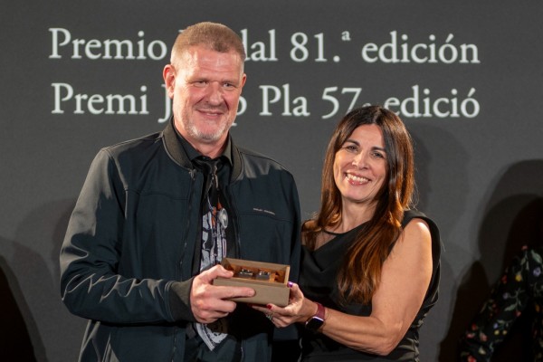 El escritor argentino Jorge Fernández Díaz, Premio Nadal 2025