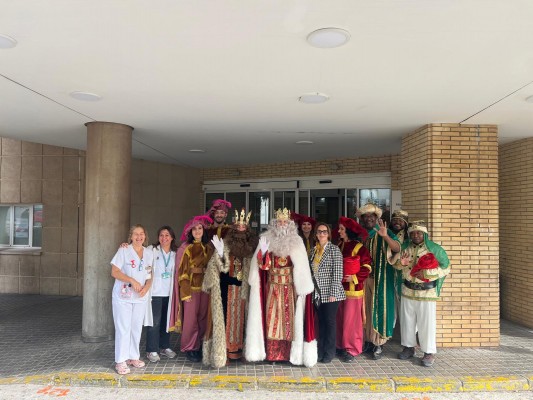 Los Reyes Magos visitan a los niños del Hospital General y el Provincial de Castelló