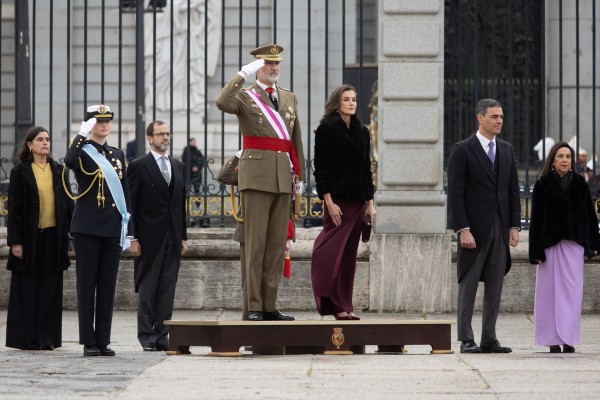 El Rey ensalza la labor de las Fuerzas Armadas en la Dana y les anima a seguir: 