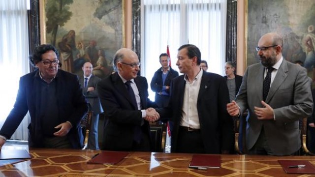 El sueldo de los funcionarios subirá más del 8% en los próximos tres años
