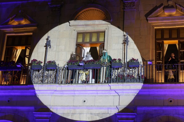 La Cabalgata de los Reyes Magos llena de magia y cumple los deseos de los niños y niñas de Castelló