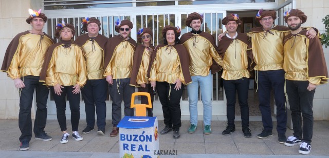 Los Dolores celebra su primera cabalgata real con un éxito arrollador de participación vecinal