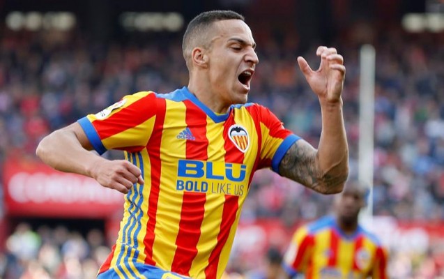 El Valencia conquista el Pizjuán y acaricia su billete para la Champions