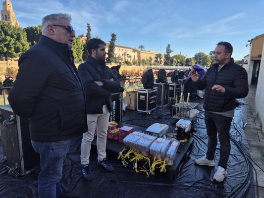 Murcia se inunda de color con un espectáculo piromusical en el río Segura este sábado