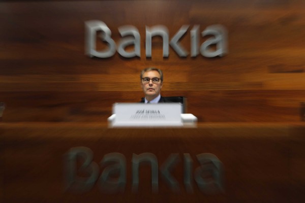 La banca sigue adelante con sus planes pese a los continuos rumores de fusión


