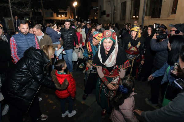 La Cabalgata de las Carteras Reales anticipa la ilusión a la llegada de los Reyes Magos a Alicante

