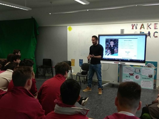 Estudiantes de E.S.O. recrean experiencias de 'bullying' y violencia de género en realidad virtual