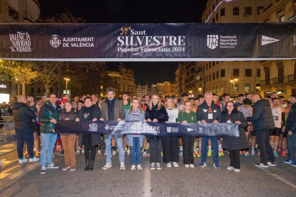 15.000 ‘runners’ solidarios despiden el año en la 39ª San Silvestre de Valencia