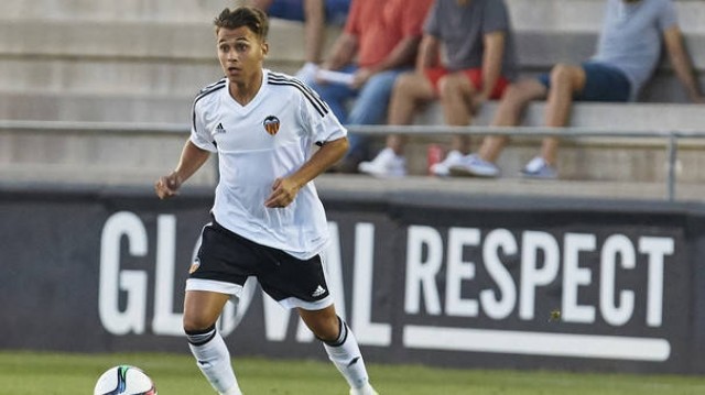 El Mestalla sucumbe ante el Ebro con un gol al final del partido 