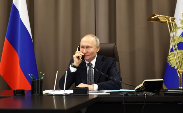 Putin pide perdón a Azerbaiyán por el siniestro del Embraer 109 pero no admite que lo derribaran
