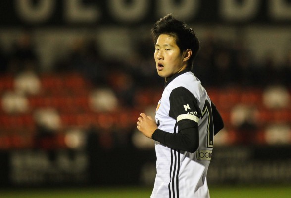 Objetivo: atar a Kangin Lee