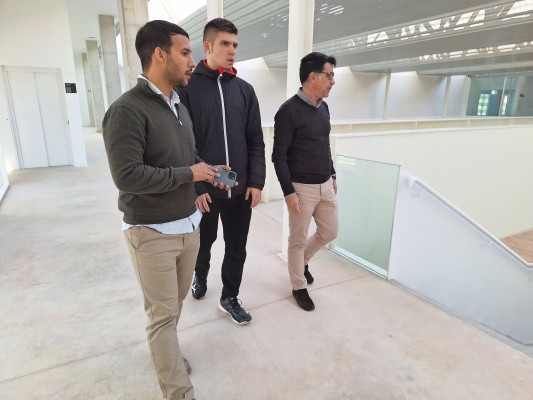 El nuevo pabellón polideportivo de San Vicente se estrenan con la visita de más 300 personas