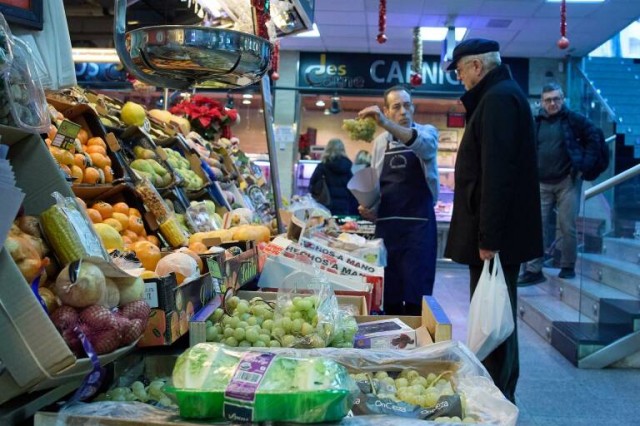 La OCU detecta subidas de precios del 12,3 % en los alimentos navideños típicos
