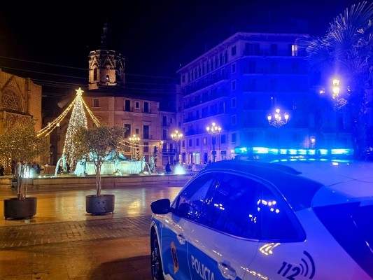 La Policía de la Generalitat activa un operativo de vigilancia durante las fiestas navideñas