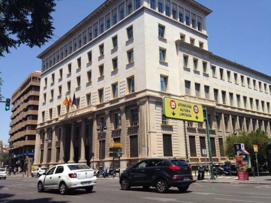 Interés general o rentabilidad: el Supremo decidirá quién se queda el céntrico edificio de Hacienda