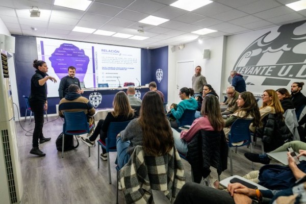 El Levante UD forma al personal y futbolistas del club en prevención de violencia sexual