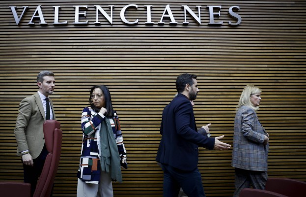 Les Corts cierran el último pleno del año con una bronca entre los grupos sin precedentes