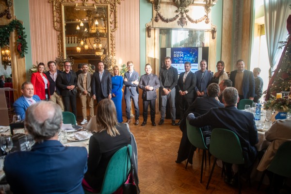 La plataforma de networking REM cierra el 2024 con más socios y reconoce la labor de cuatro directivos