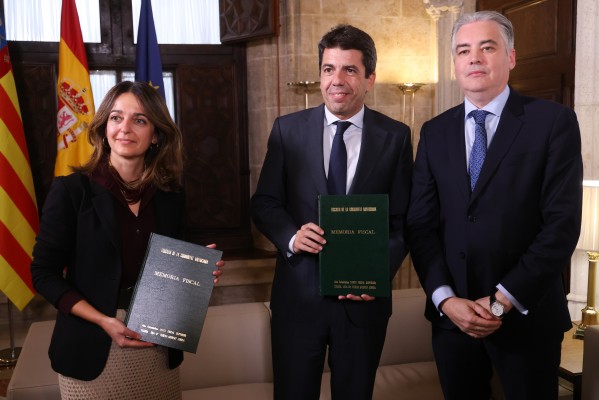 El fiscal entrega su memoria a Mazón, sin pronunciarse sobre la investigación de la Dana
