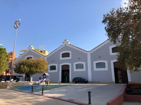 Alacant Desperta celebra una fiesta en Las Cigarreras que anticipa la edición de 2025