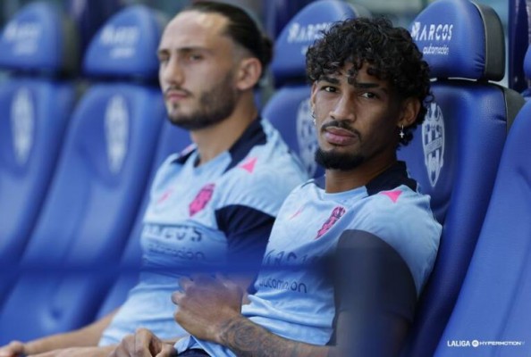 Fabrício acude a entrenar a la espera de que se resuelva su salida al Vitória brasileño
