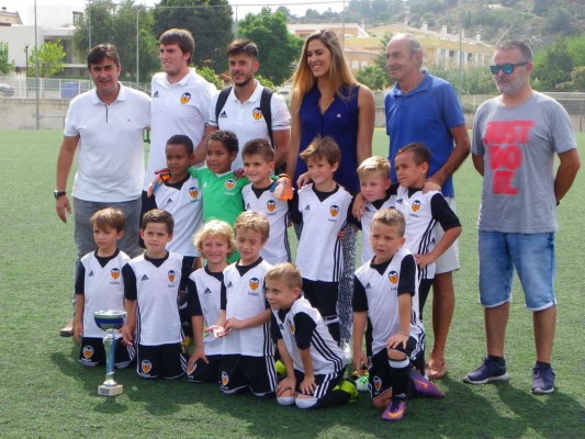El Valencia promete colocar en abril a los niños descartados del fútbol de pago
