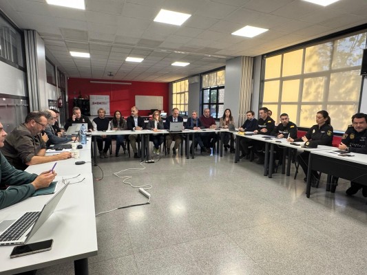 Alcaldesas de Catarroja, Paiporta y Benetússer se presentan en el Cecopi: denuncian 