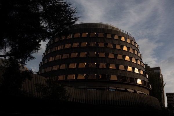 El Tribunal Constitucional admite a trámite todos los recursos de las CCAA contra la amnistía
