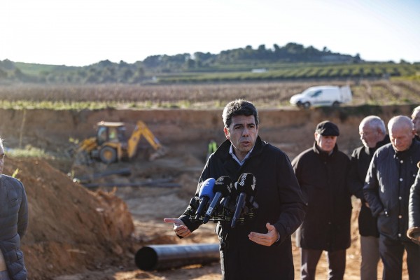 Mazón reafirma el compromiso de la Generalitat con la recuperación del campo tras la Dana

