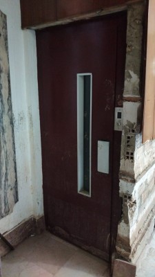 Confinados por la Dana: cómo la falta de ascensor aísla a los más vulnerables en Valencia