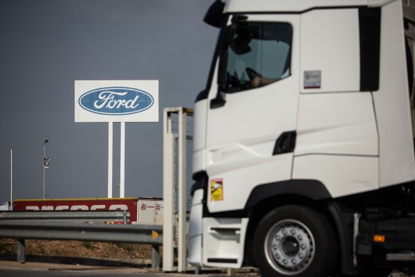 El Gobierno ultima un mecanismo para proteger el empleo en Ford Almussafes y su industria auxiliar