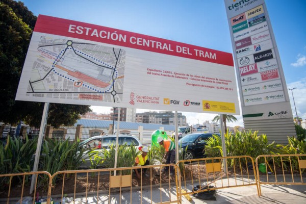 Las obras de la Estación Central del Tram en Alicante modifican el acceso al parking de Adif
