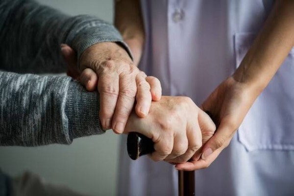 Cerca de 900.000 personas han fallecido en lista de espera de dependencia desde que se aprobó la ley